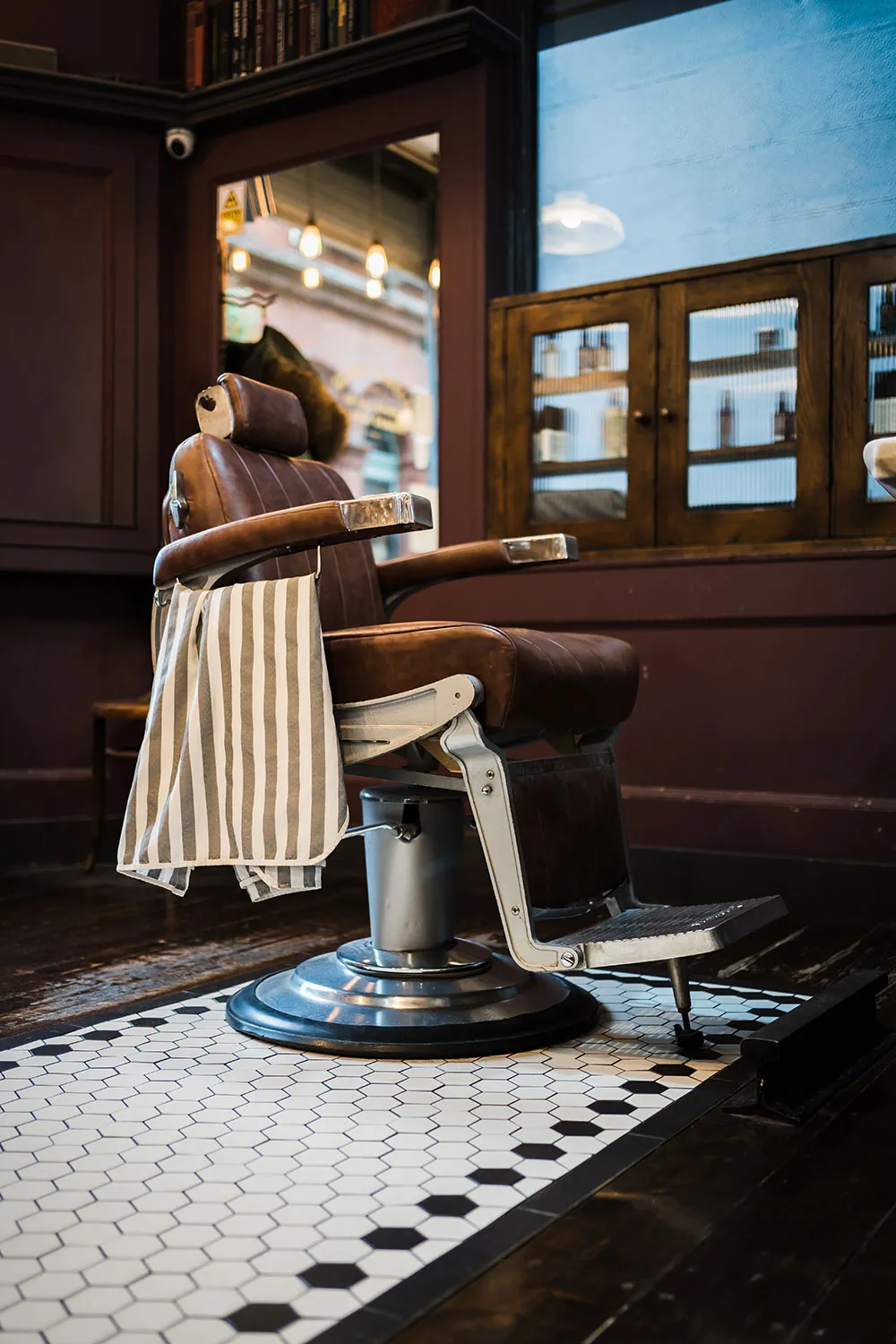 Sam's Barbers Dame Court