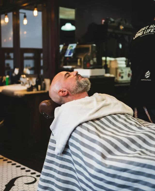 It’s Friday and the weekend is calling! ☘️⁠
⁠
Whether you’re heading out, dressing up, or just need that fresh Friday fade, we’ve got you covered. Make sure you step into the weekend looking sharp and feeling even sharper ✂️⁠
⁠
Book now via the link in our bio 🔗